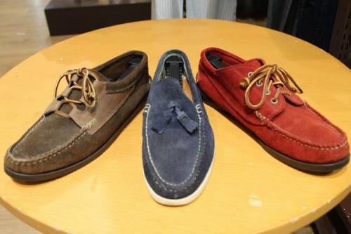 カジュアルシューズのドレスシューズ