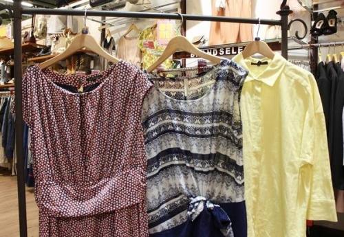 キャリアのトレンチコート