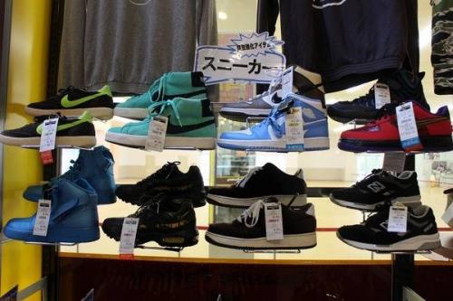 スニーカーのビームス