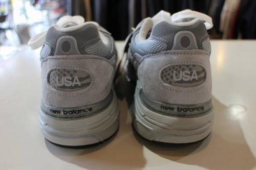 スニーカーのニューバランス