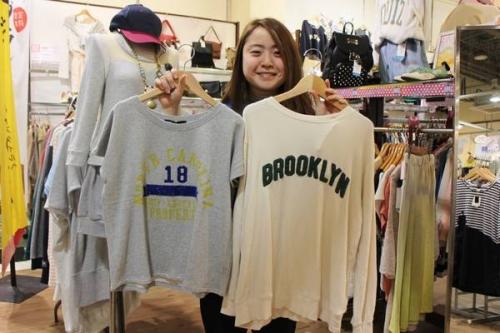 スウェットのスニーカー