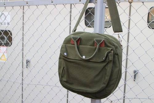 シューズ・バッグのショルダーバッグ