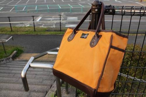 ショルダーバッグのトートバッグ