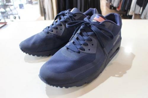 スニーカーのナイキ