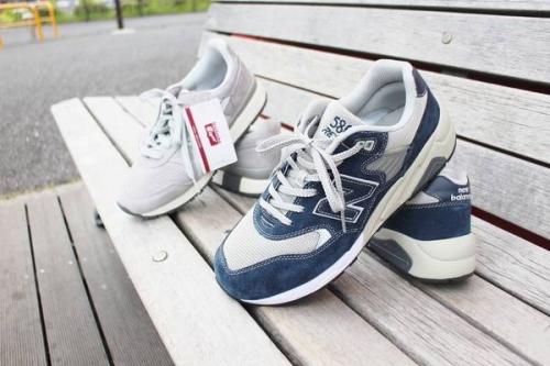 シューズ・バッグのスニーカー