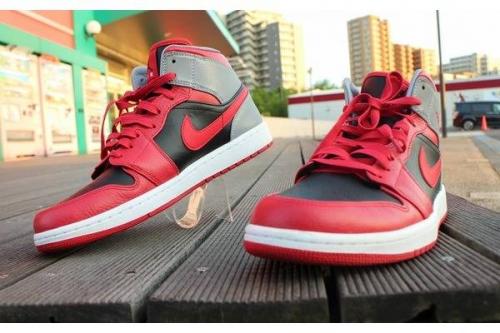 スニーカーのNIKE