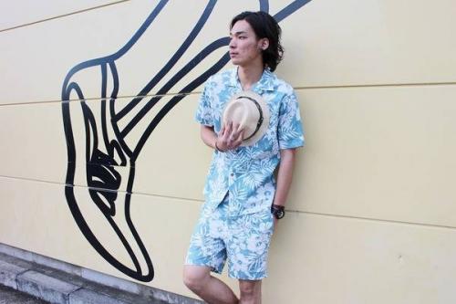 メンズのトップス