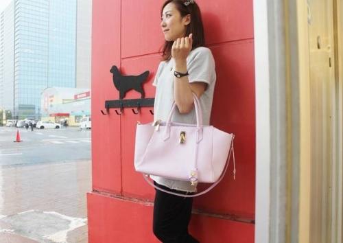 レディースのシューズ・バッグ