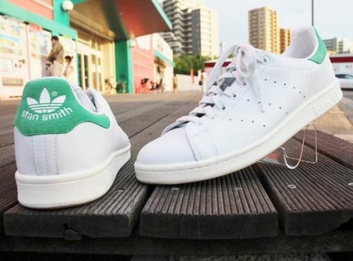 シューズ・バッグのスニーカー