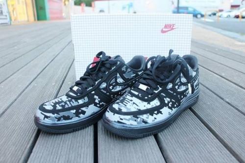 シューズ・バッグのスニーカー