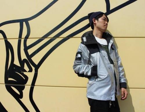 メンズのトップス