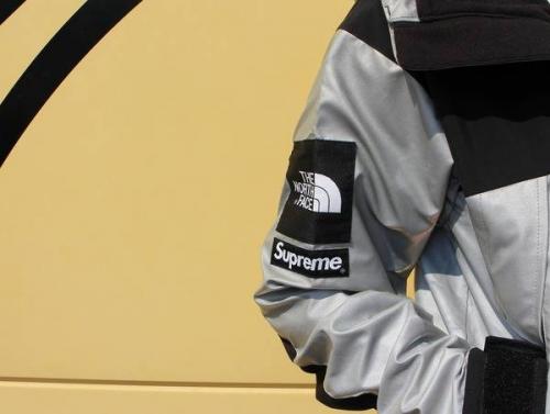 トップスのジャケット