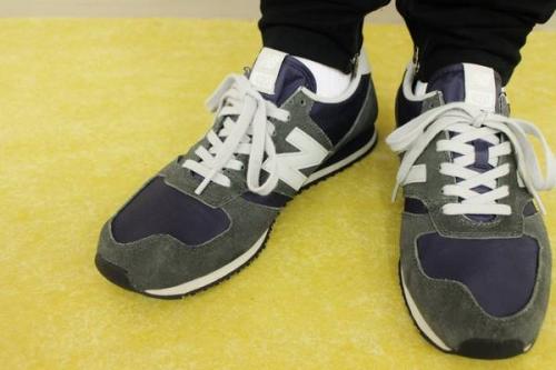 スニーカーのマーガレットハウエル