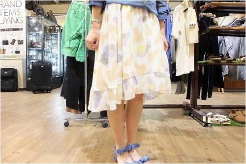 apart by lowrysのスカート