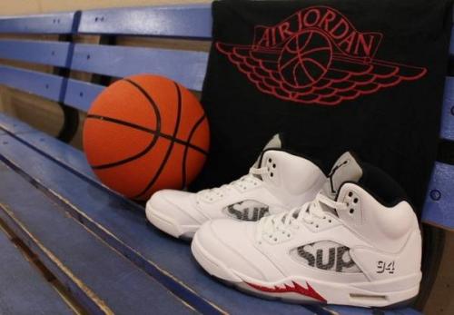 NIKE×Supremeのコラボ