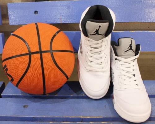 スニーカーの買取強化