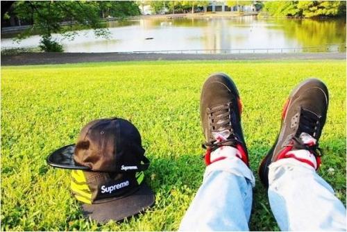 SUPREMEのAIR JORDAN 5 RETRO LOW