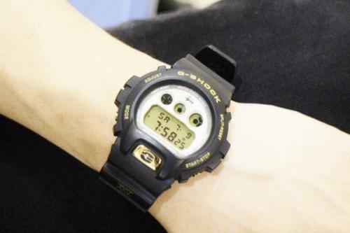 ジーショックのstussy