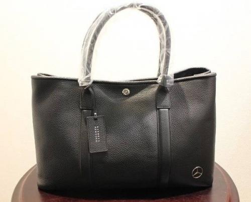 Mercedes-Benzのバーニーズニューヨーク