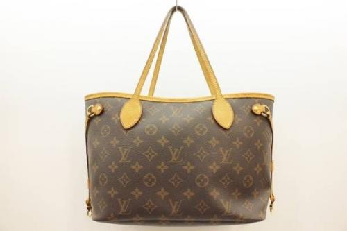 ブランドの洋服