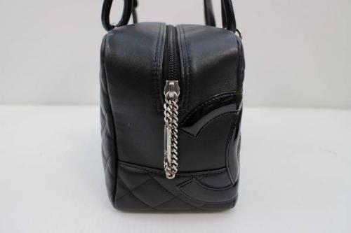 シャネル 財布のカンボン