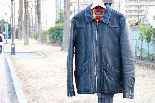 レザージャケットのライダースジャケット