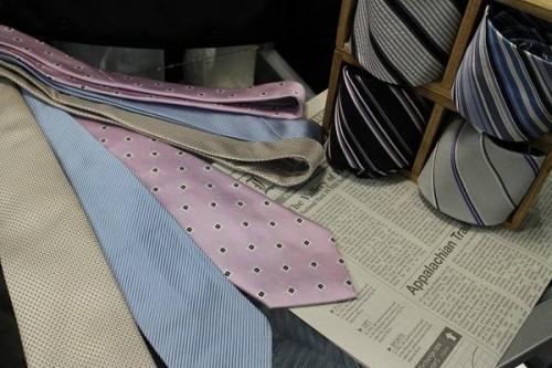 スーツ　古着のスーツ　ブランド