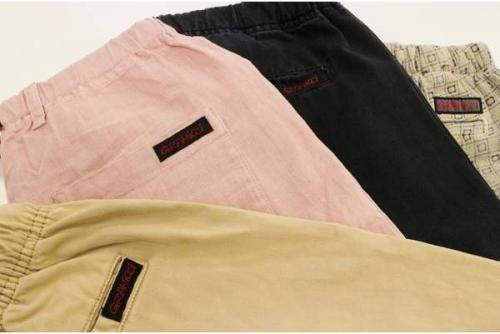 アウトドアのクライミングパンツ