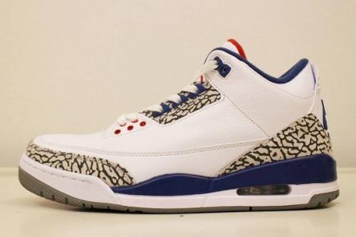 ナイキのアディダス