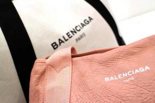BALENCIAGAのバレンシアガ
