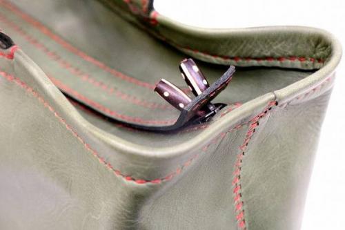 アンリークイールのレザー