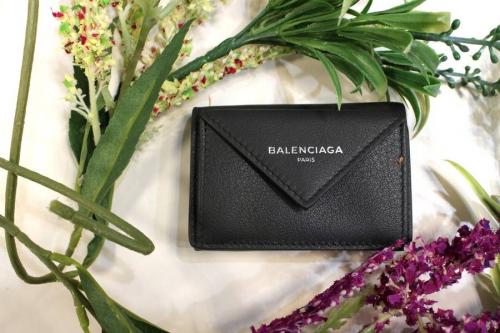 バレンシアガのミニ財布