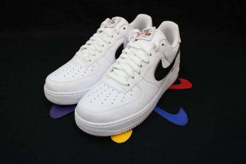 スニーカーの買取入荷