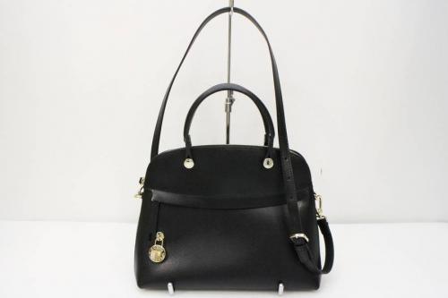 ブランドバッグのFURLA
