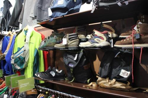 アウトドアブランドの多摩センター