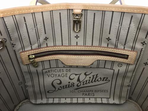 トートバッグのモノグラム