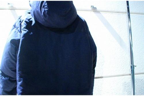 デラックスのBRONCOダウンジャケット