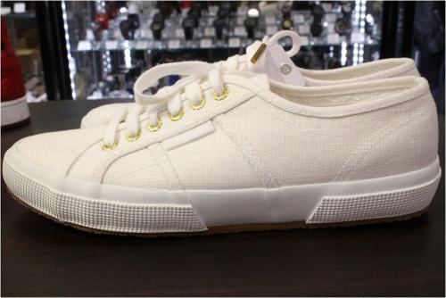 スペルガのキャンバススニーカー