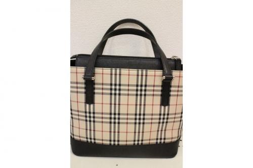 バーバリーのノヴァチェックトートバッグ