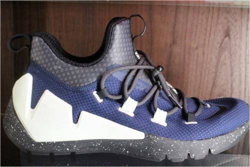 ナイキのAIR ZOOM GRADE 924465-400