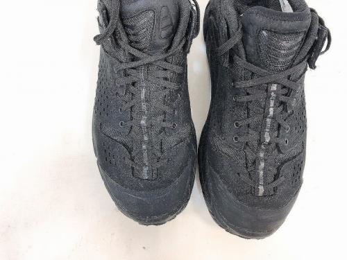 エンジニアド　ガーメンツ　ホカオネオネ　のスニーカー