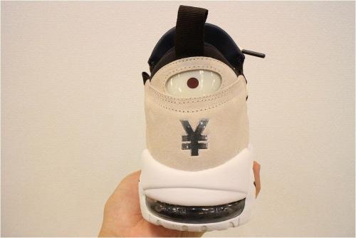 ナイキのAIR MORE MONEY