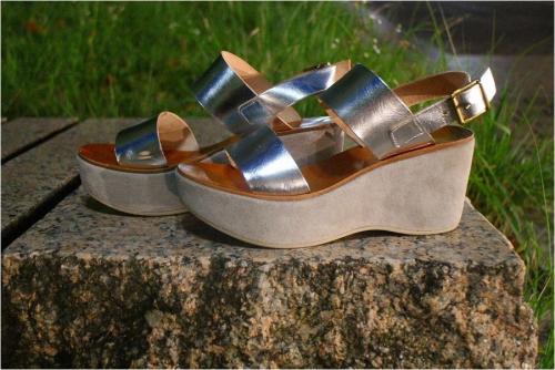 ファビオルスコーニのサンダル