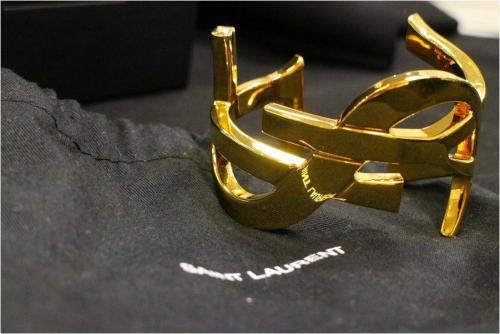 Saint Laurent Parisのサンローランパリ