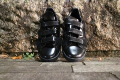 adidasのアディダス