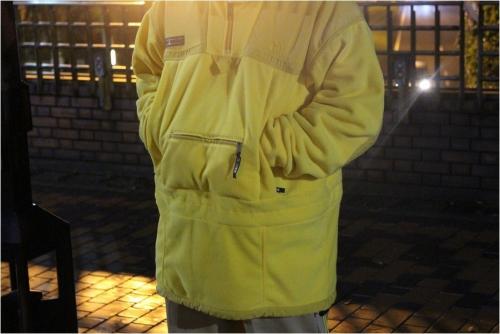 バウワウのフリースジャケット