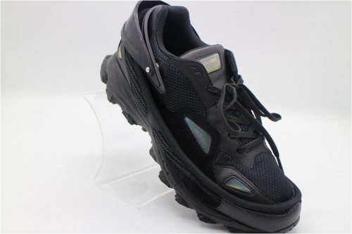 スニーカーのadidas×RAF SIMONS