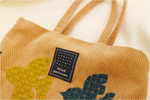 ミナ ペルホネンのバッグ