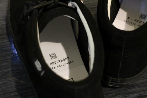 エヌハリウッド×バンズのシューズ