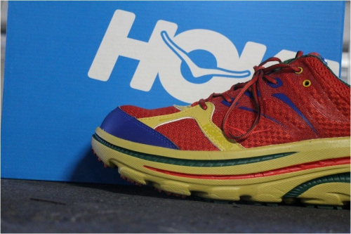 ドメスティックブランドのHOKA ONE ONE×Engineered Garments